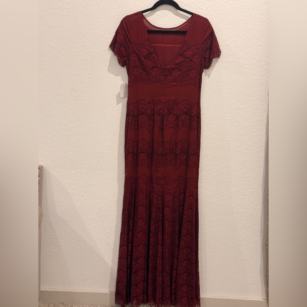 Elegant Burgundy Lace Dress